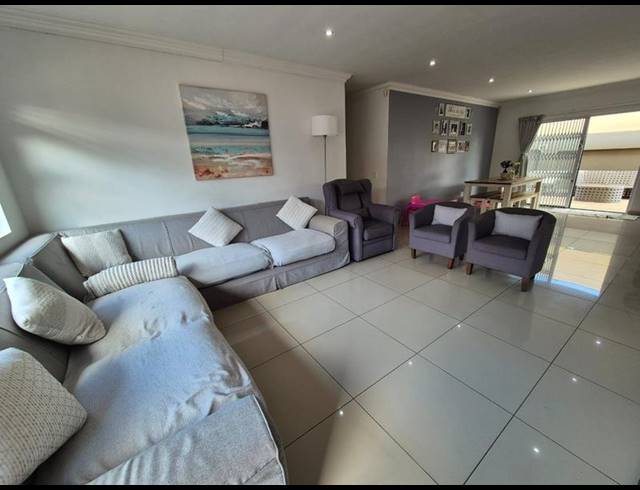 3 BEDROOM CLUSTER FOR SALE IN RACEVIEW